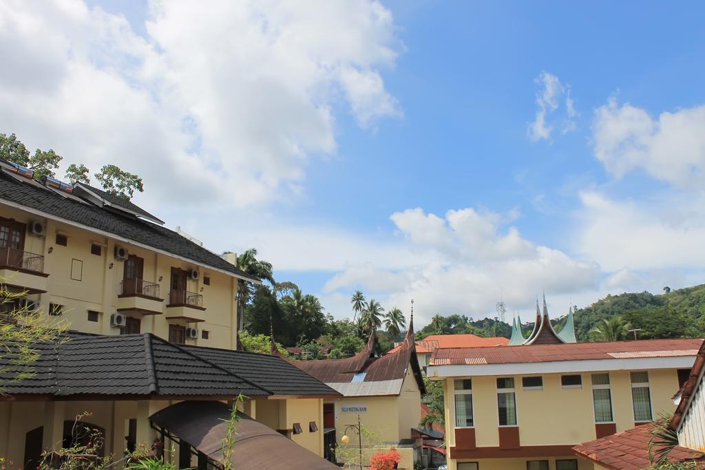 Parai City Garden Hotel - Sawahlunto Bagian luar foto